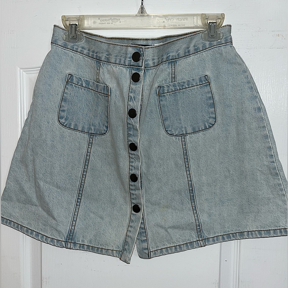 Urban Outfitters/BDG Light Wash Button Snap Denim Skirt NWT — L